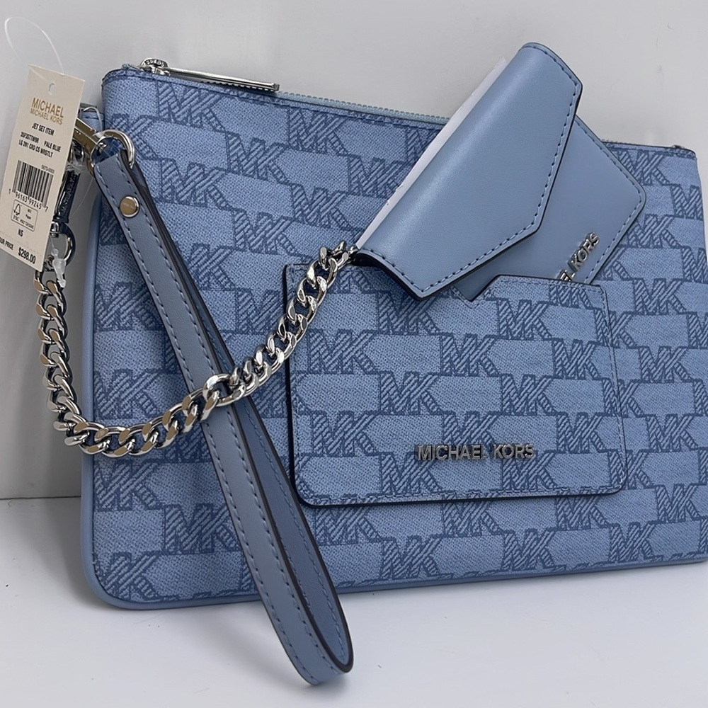 Michae Kors Jet Set Item Large Logo 2-in-1 Central Zip Wristlet
Pale Blue 
NWT - Picture 2 of 16